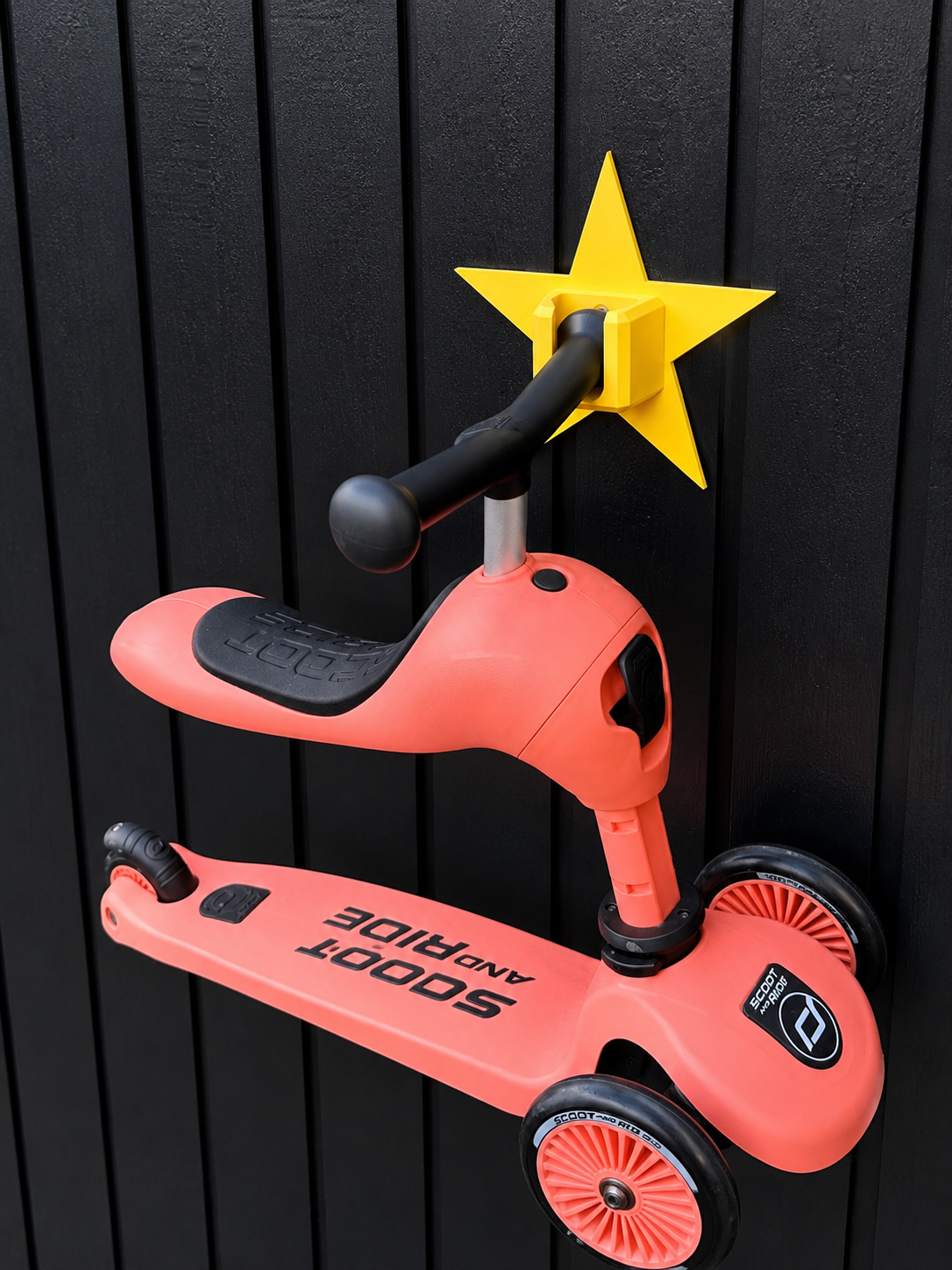 Væg ophæng til scoot and ride