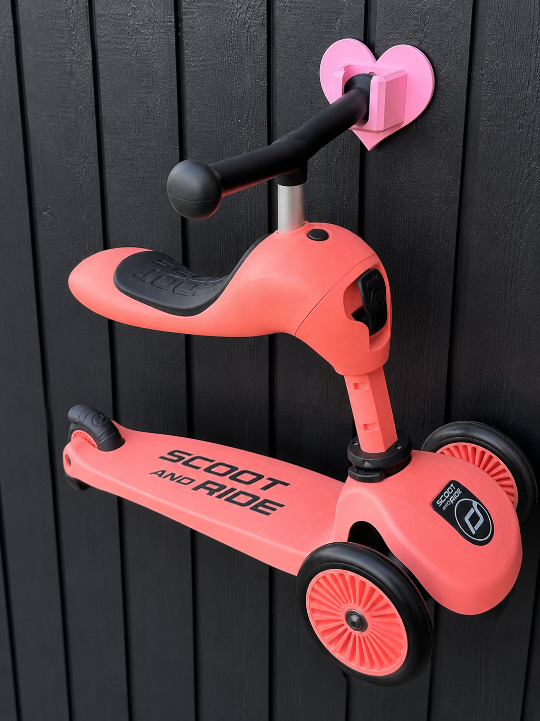Væg ophæng til scoot and ride